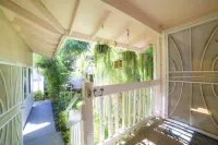 Tropical Garden Family Home & Penthouse - Sleeps 8 Walk to Beach, BBQ, Hot Tub