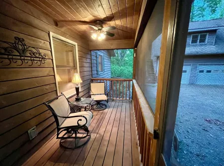 Sunsets in the Smokies. Secluded but not remote. 10 minutes north of Franklin.