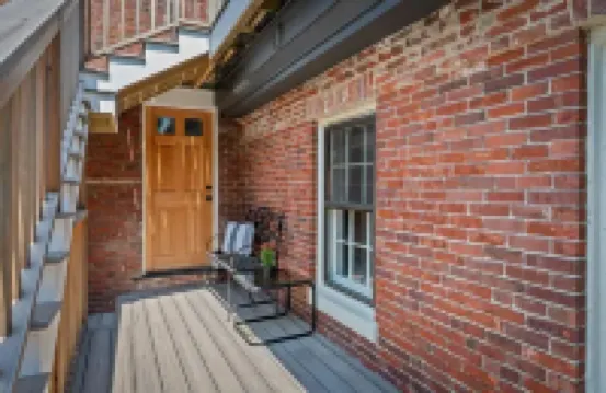 2BR/2.5Bath|KING Suite|Balcony|Reserved Parking!