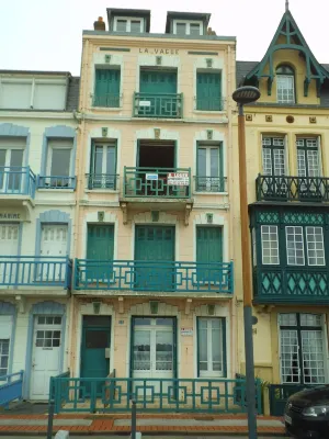 THE BOAT Bright apartment facing the sea and the beach Hôtels à proximité de : Église Saint-Martin