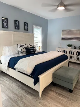 POOL AND PICKLEBALL! Perfectly located 1st floor condo, close to everything