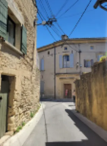 Studio Spacieux de Caractère