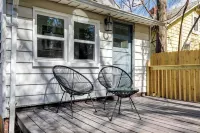 Charming 2-bedroom house with AC, WiFi in wonderful Richmond Các khách sạn gần The Museum of the Confederacy