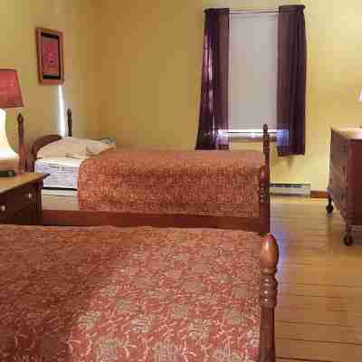Affordable Cape Cod Get Away! Rooms
