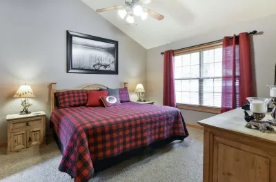 Spring is Here! Come Stay with us!Two Master King Suites.  Gated Golf Community.