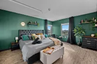 Stunning Penthouse - King Bed - City/River View - Corner Unit - Wells Fargo