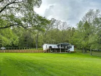 KY Lakeshore Retreat -Waterfront Views, Dock, Deck, Large Parking -NEW 2024