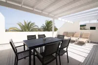 Newly renovated penthouse in a complex with pool on the seafront