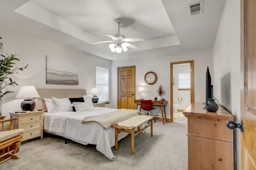 Elegant Home with Amazing Back Patio.  3Br / 2BTH - Sleeps 8. Hotels in Beaumont