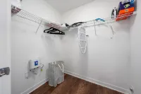 Stylish DT Studio w/ Private Balcony!