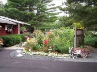 Super Clean, Fully-Equipped Private Suite 1 Mile from Acadia