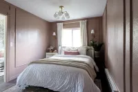 Charming Cottage on the Boise Bench. Minutes from downtown, BSU & the airport.