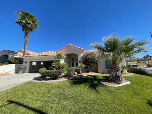 Golf Course Oasis w/private pool --- close to everything