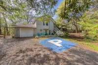 Quiet beach retreat for couples or family