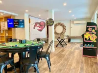 Designer Beachfront Chalet w/ Theater, Arcade & Beach Firepit Near Schoodic