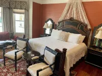 In the Heart of Apalachicola~Walk Everywhere~Ebony Rouge Suite~Majestic Jewel