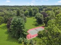 Luxury Cottage on the Potowomut River in Rhode Island 2bd/2b Hotels in North Kingstown