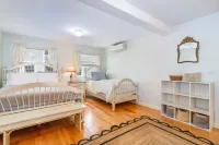 Totally remodeled year round LAKEFRONT home with stunning views of Lake Bomoseen - balcony