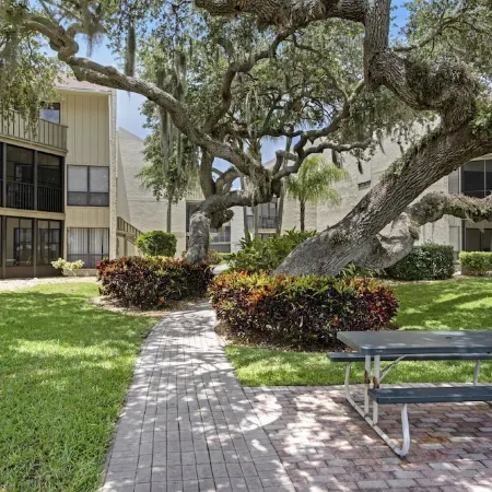 Luxurious 1-Bedroom Condo a Short Walk to Siesta Key Beach