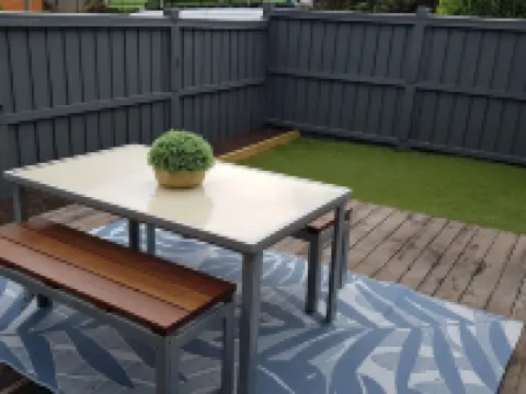 Central & Tranquil Two-Bedroom Home in the Heart of Essendon Hotels in Essendon