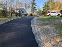 Tree-Top 1-Bed Cottage, 3.5 miles to Downtown Hendersonville