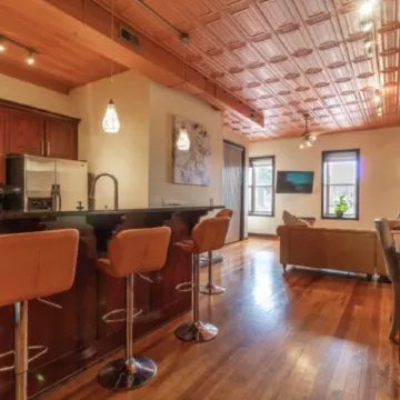 Contemporary apartment on the square!