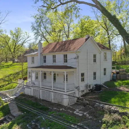 Farmhouse Writer's Retreat in Historic Shepherdstown