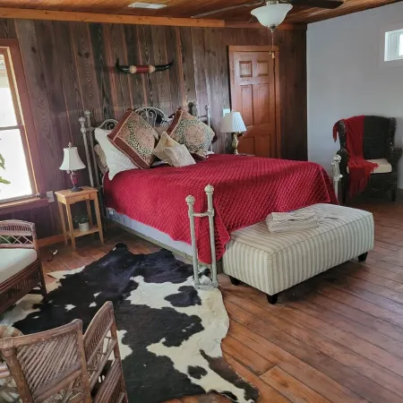 Adorable 2 story lake front setting.