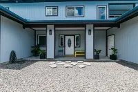 Entire 3-bedroom house in Hilo 파나에와 레인포레스트 동물원 주변 호텔