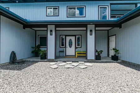 Entire 3-bedroom house in Hilo