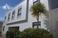 Fabulous Sidmouth apartment with sea peeps