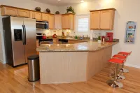 Happy Island Cottage: Heated Pool, 5-Min Walk to Beach, Pet Friendly - Badekar