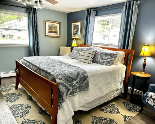 Huge home, sleeps 12, Newly remodeled, perfect for large groups NO PROM PARTIES Hotels in Como