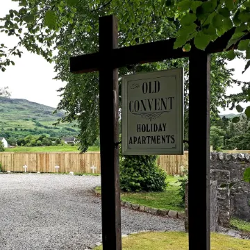 No.1 The Old Convent. Отели рядом с достопримечательностью «The Clansman Centre»