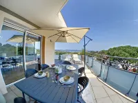 Vue Panoramique Pour Appartement Dernier Étage, Proche des Plages/ Centre Ville