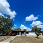 2min to Lackland AFB Entire House near SeaWorld! Hotels near USAF Airman Heritage Training Complex, JBSA-Lackland, TX