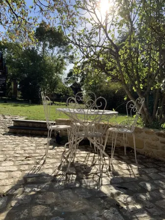 In the heart of wine-growing Anjou, renovated gîte on a 10-hectare estate Отели в г. Бельвинь-ан-Лейон