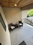 Contemporary One Bedroom Oasis in Downtown Kirkland