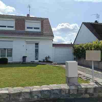 Les Hauts de Cambrai Hotel Exterior