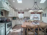 New! Charming Home in the Heart of Bemus Point, Lake Chautauqua, NY Hotels in Bemus Point