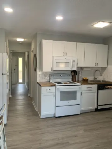 Beautiful villa steps from the beach. 酒店