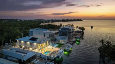 Sunset House on the Bay Hotels near John Pennekamp Coral Reef State Park