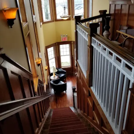 Guest quarters at the inn - 204
