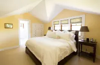 Downtown St. Helena retreat with pool, bocce ball and privacy. Permit #PL23-019