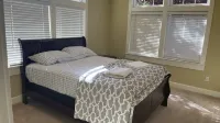 Luxury 4 Bedroom Home with Fireplace & Jacuzzi Hotels near Chabad of Humboldt