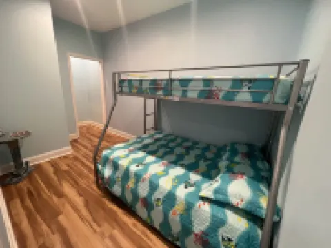 Holy Mackerel -Gorgeous, large home -Ocean view & Sound view -Great for families Hotels in Emerald Isle