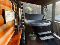 Log cabin near Blue Ridge & Murphy, fast wifi 👨‍👩‍👧‍👦 freindly 🛏️ 6 -🐶 & hot tub!