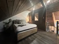 The Red Dog Cottage In The Woods w/ Hot Tub