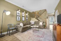 Getaway in Draper-Comfy Beds—Sleeps 10+