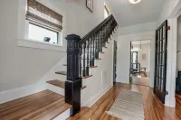 Hawthorn House Remodeled 3BR Walk to Town!